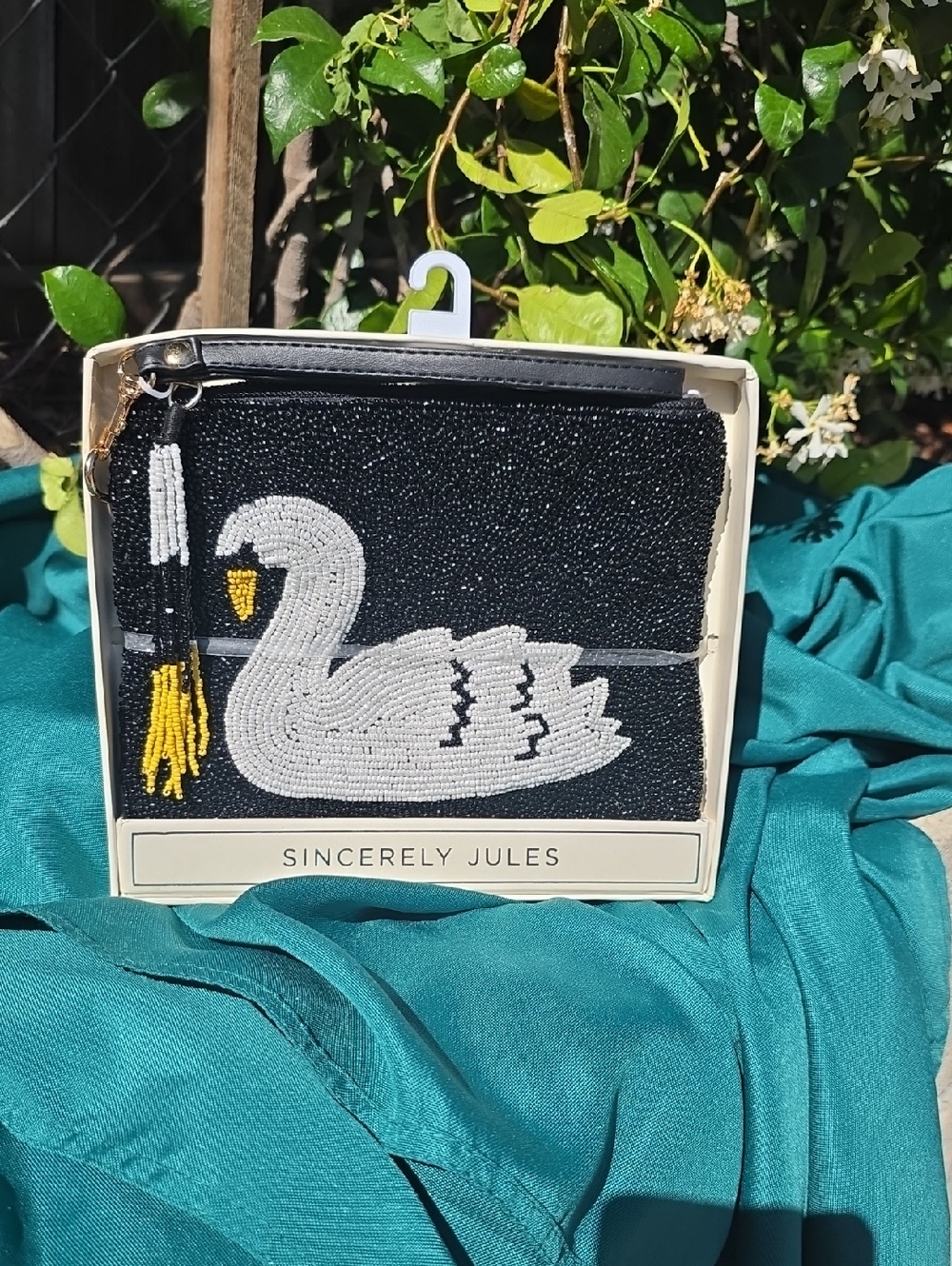 Beaded Swan Wristlet - Black & White